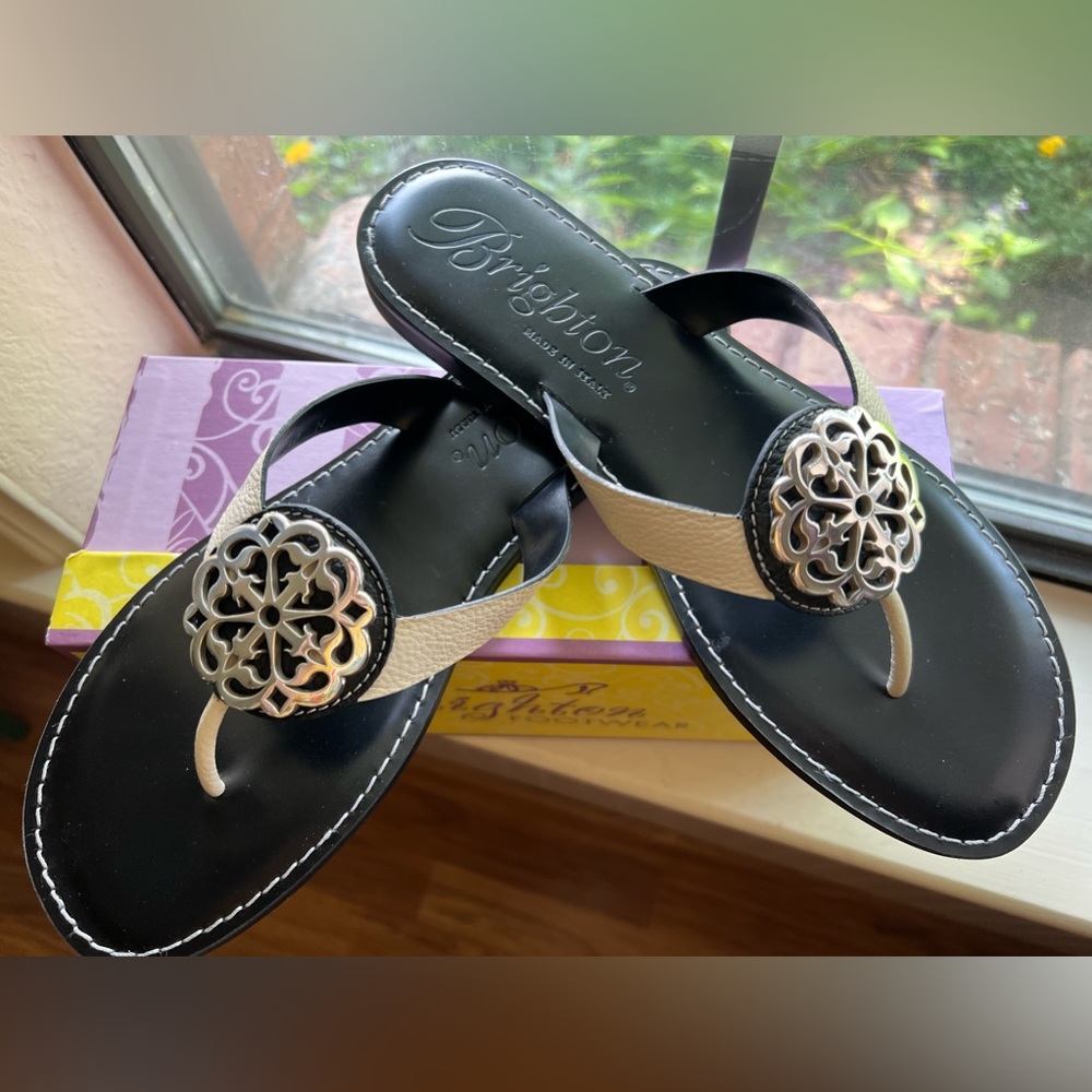 BRigHtoN NWT B&W 10N LEATHER Sandal